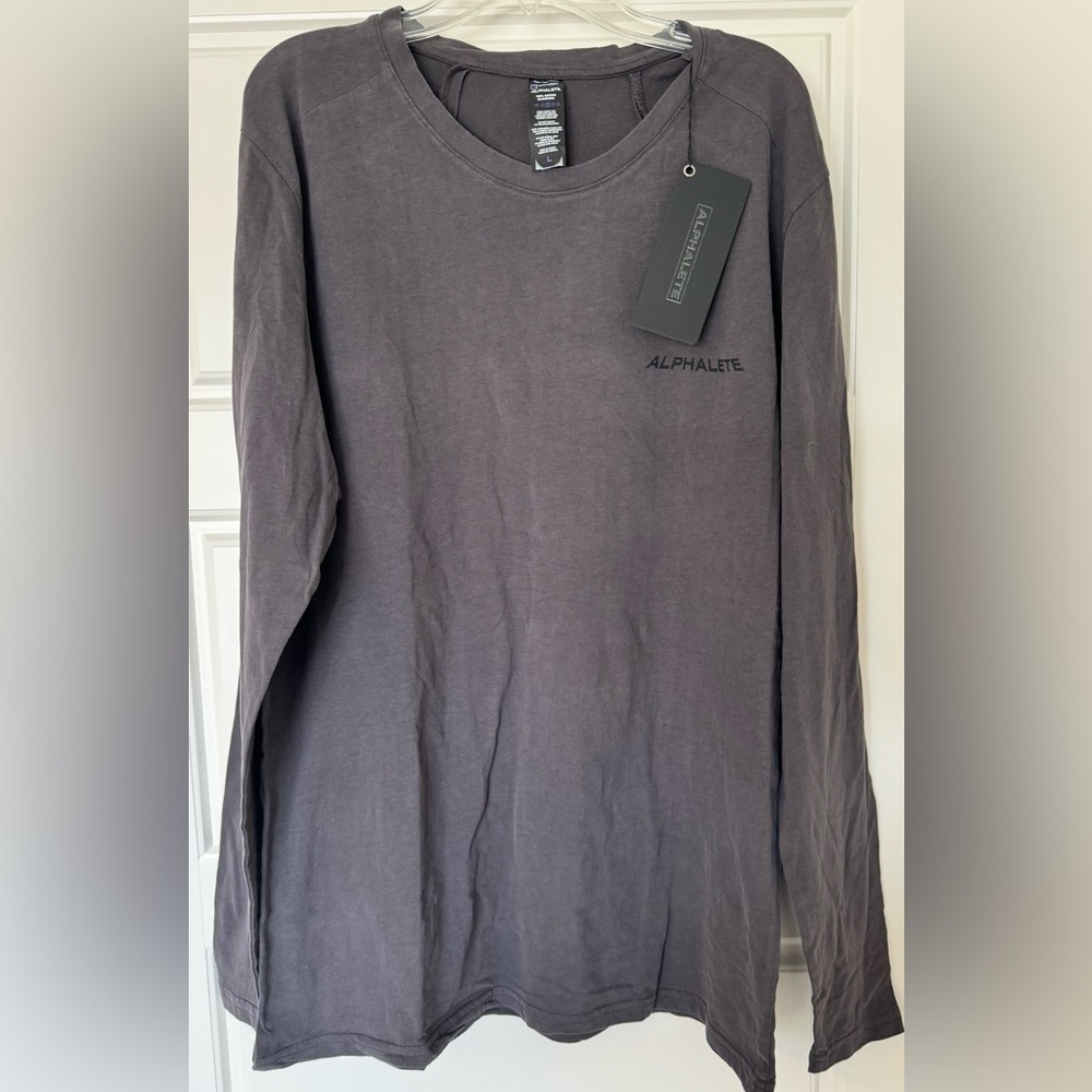 Alphalete Rhapsody Collection Long Sleeve Men’s T-shirt NWT Size‎ L